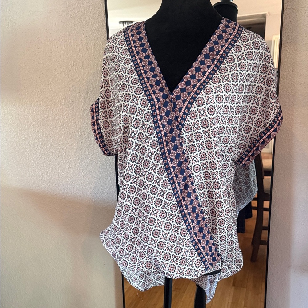 Max Studio White Boho V-Neck Blouse with Navy and Dusty Rose Trim
